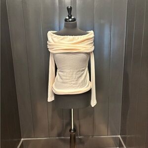Three dots Elegant Cream Off-Shoulder Sweater. New with tags